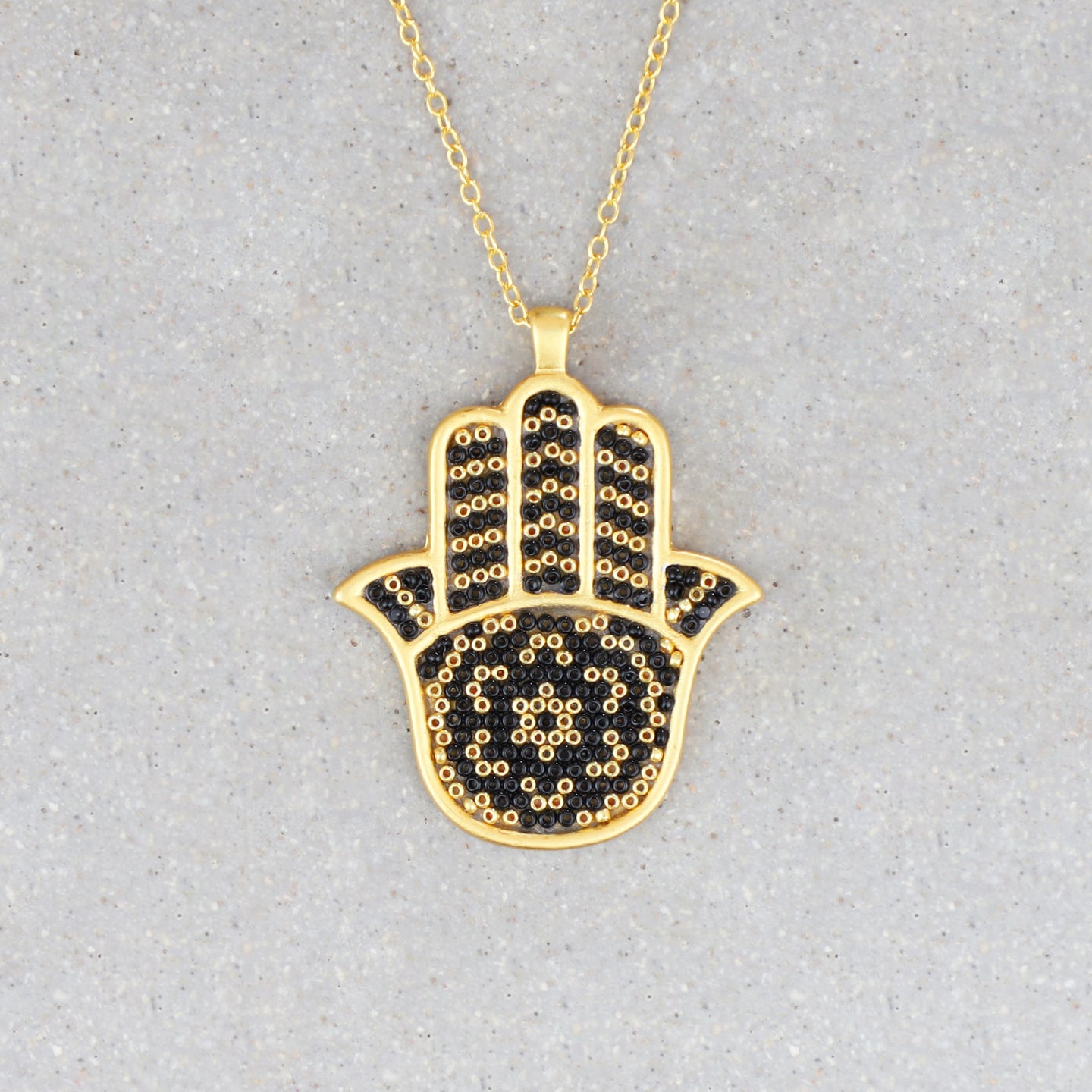 Collar Mano de Fátima Amuletos Sagrados en baño de oro 24k mediano 108